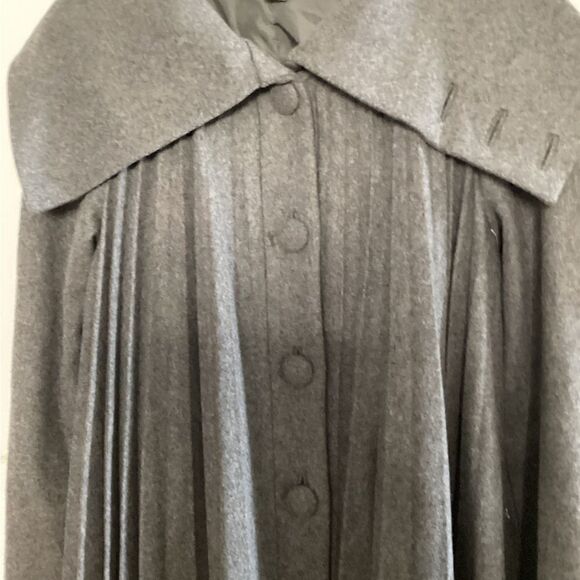 H&M Sz 12 Gray swing coat, cape, pleated, wool - Picture 10 of 11